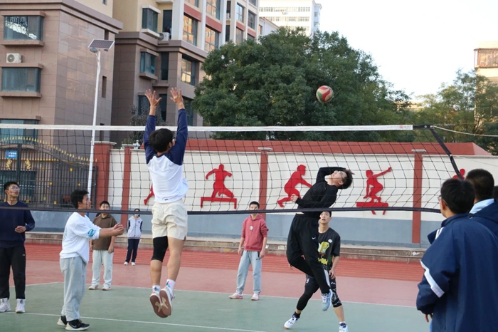 在此背景下
